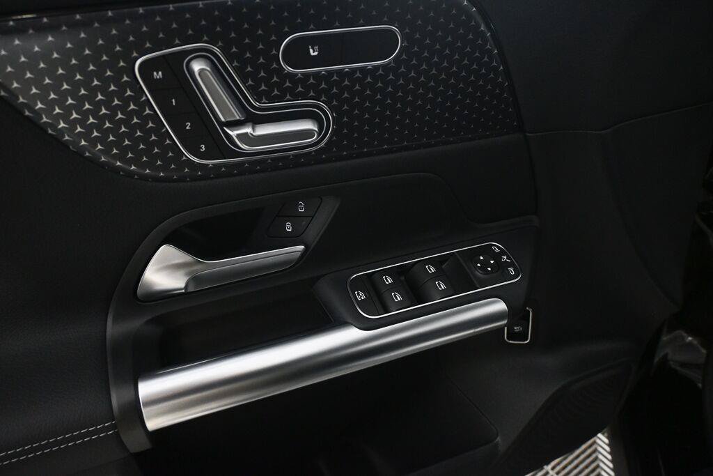 Certified 2026 Mercedes-Benz GLA 250 4MATIC image 8