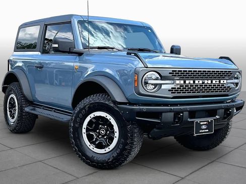 Used 2023 Ford Bronco Badlands image 3