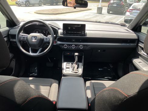 Used 2025 Honda CR-V Sport image 33