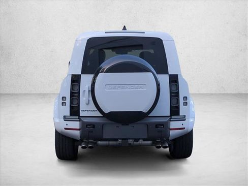 Used 2025 Land Rover Defender 110 V8 AWD/4WD image 6