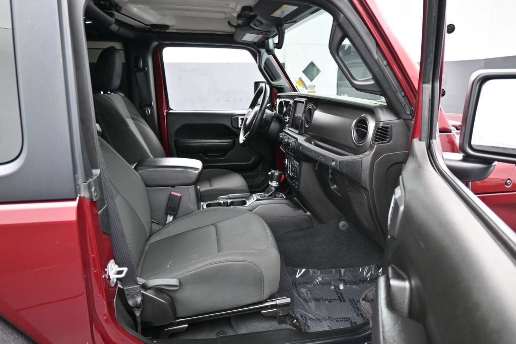 Used 2022 Jeep Wrangler Sport AWD/4WD image 30