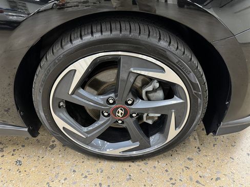 Used 2019 Hyundai Veloster Turbo image 19