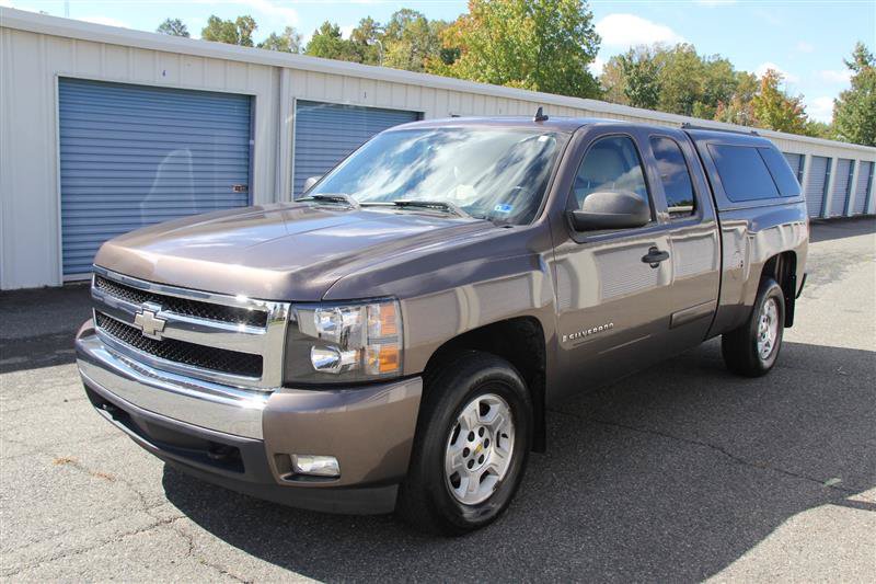 Used 2008 Chevrolet Silverado 1500 LT w/ Power Pack Plus AWD/4WD image 2