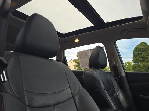 Used 2014 Nissan Rogue SL w/ SL Premium Package AWD/4WD image 17