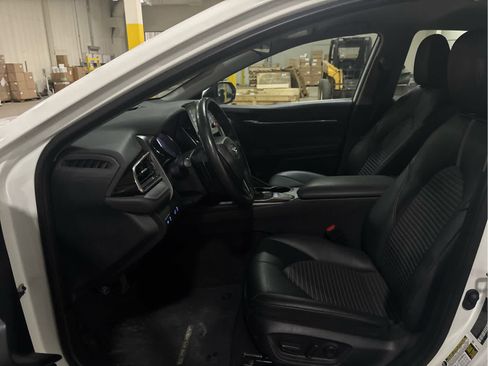Used 2024 Toyota Camry SE FWD image 9