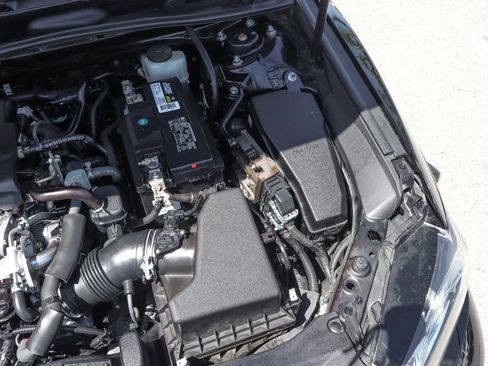 Used 2019 Toyota Camry SE FWD image 12