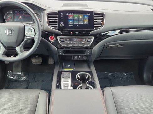 Used 2024 Honda Passport Black Edition image 16