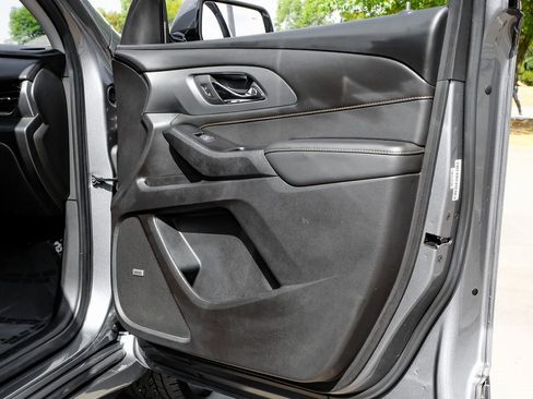 Used 2020 Chevrolet Traverse Premier image 53