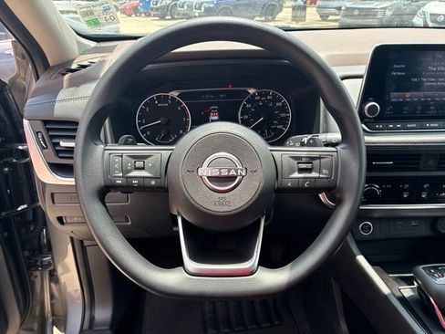 Used 2023 Nissan Rogue S FWD image 20