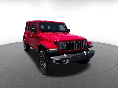 Used 2025 Jeep Wrangler Unlimited Sahara AWD/4WD image 3