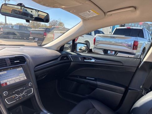Used 2018 Ford Fusion SE w/ Equipment Group 201A image 14
