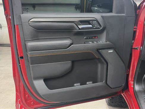 Used 2023 GMC Sierra 1500 AT4 w/ Technology Package image 5