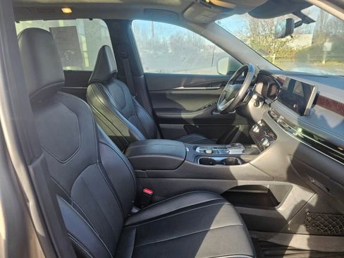 Used 2023 INFINITI QX60 Sensory w/ Vision Package image 11