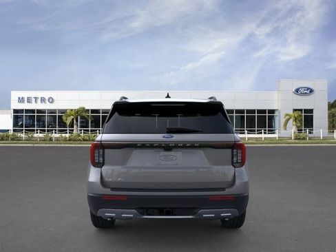 New 2026 Ford Explorer Active w/ Active Comfort Package RWD image 5