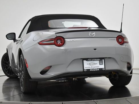 Certified 2025 MAZDA MX-5 Miata Club w/ Brembo/BBS Recaro Package RWD image 9