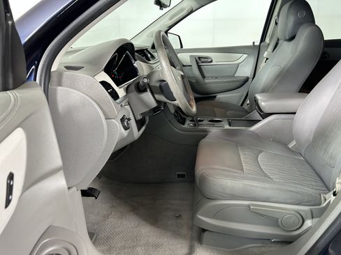 Used 2017 Chevrolet Traverse LS FWD image 10