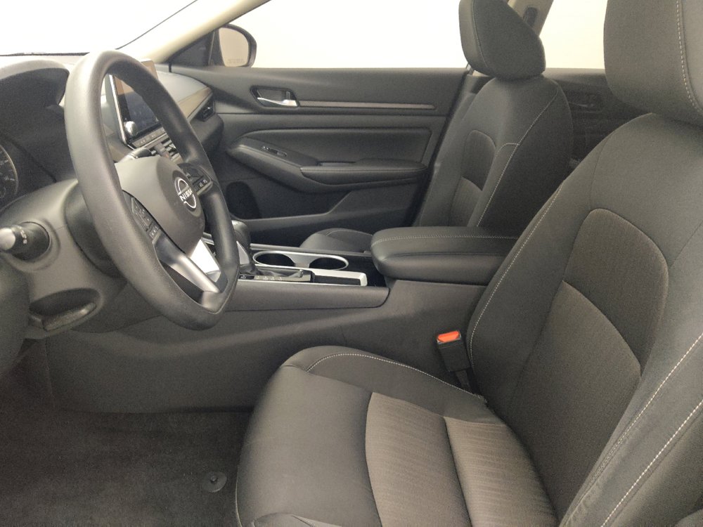 Used 2024 Nissan Altima 2.5 SV FWD image 17