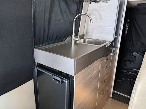 Used 2023 Mercedes-Benz Sprinter 2500 image 17