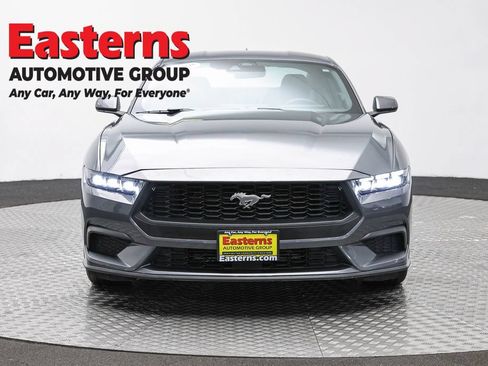 Used 2025 Ford Mustang Coupe RWD image 2