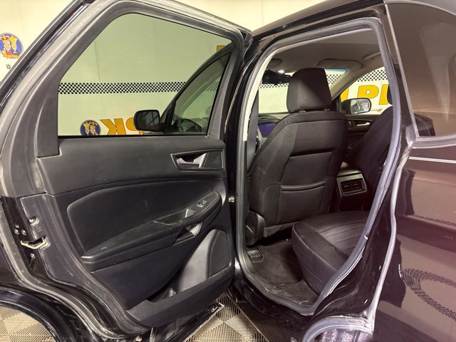 Used 2020 Ford Edge SE AWD/4WD image 11