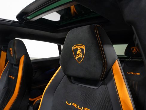 Used 2024 Lamborghini Urus Performante AWD/4WD image 45