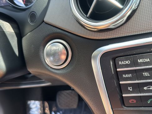 Used 2020 Mercedes-Benz GLA 250 4MATIC image 24