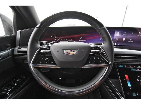 Used 2025 Cadillac Escalade ESV Sport AWD/4WD image 15