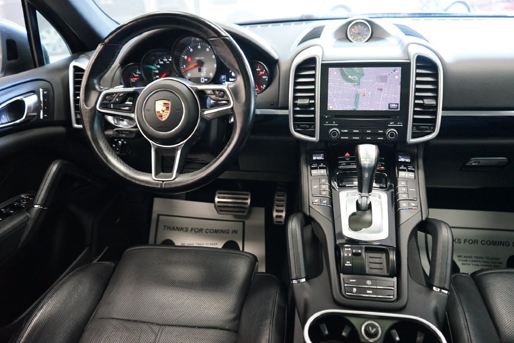 Used 2017 Porsche Cayenne S AWD/4WD image 12