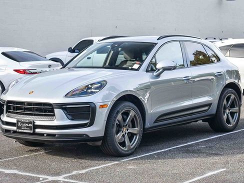 Used 2022 Porsche Macan image 3