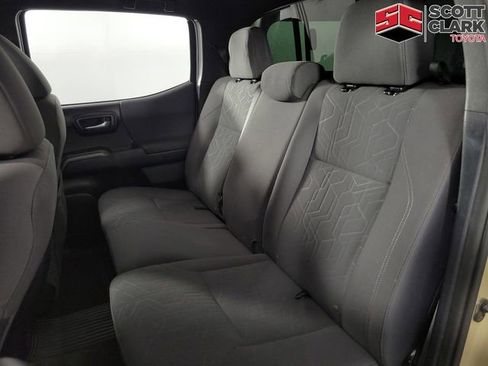 Used 2017 Toyota Tacoma TRD Off-Road w/ Premium & Technology Package image 16