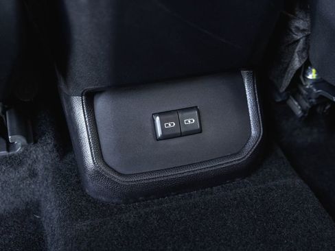 Certified 2025 Toyota Highlander XSE image 31