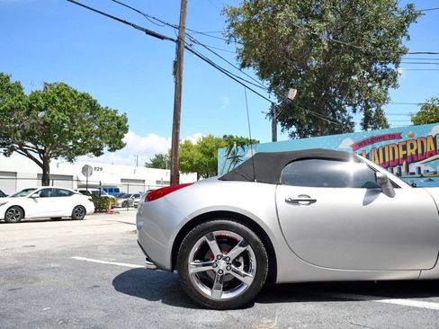 Used 2007 Pontiac Solstice Convertible w/ Premium Package RWD image 27