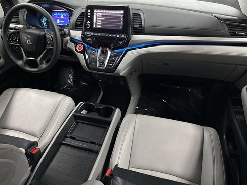 Used 2024 Honda Odyssey Touring image 11
