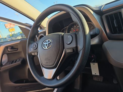 Used 2015 Toyota RAV4 LE image 13