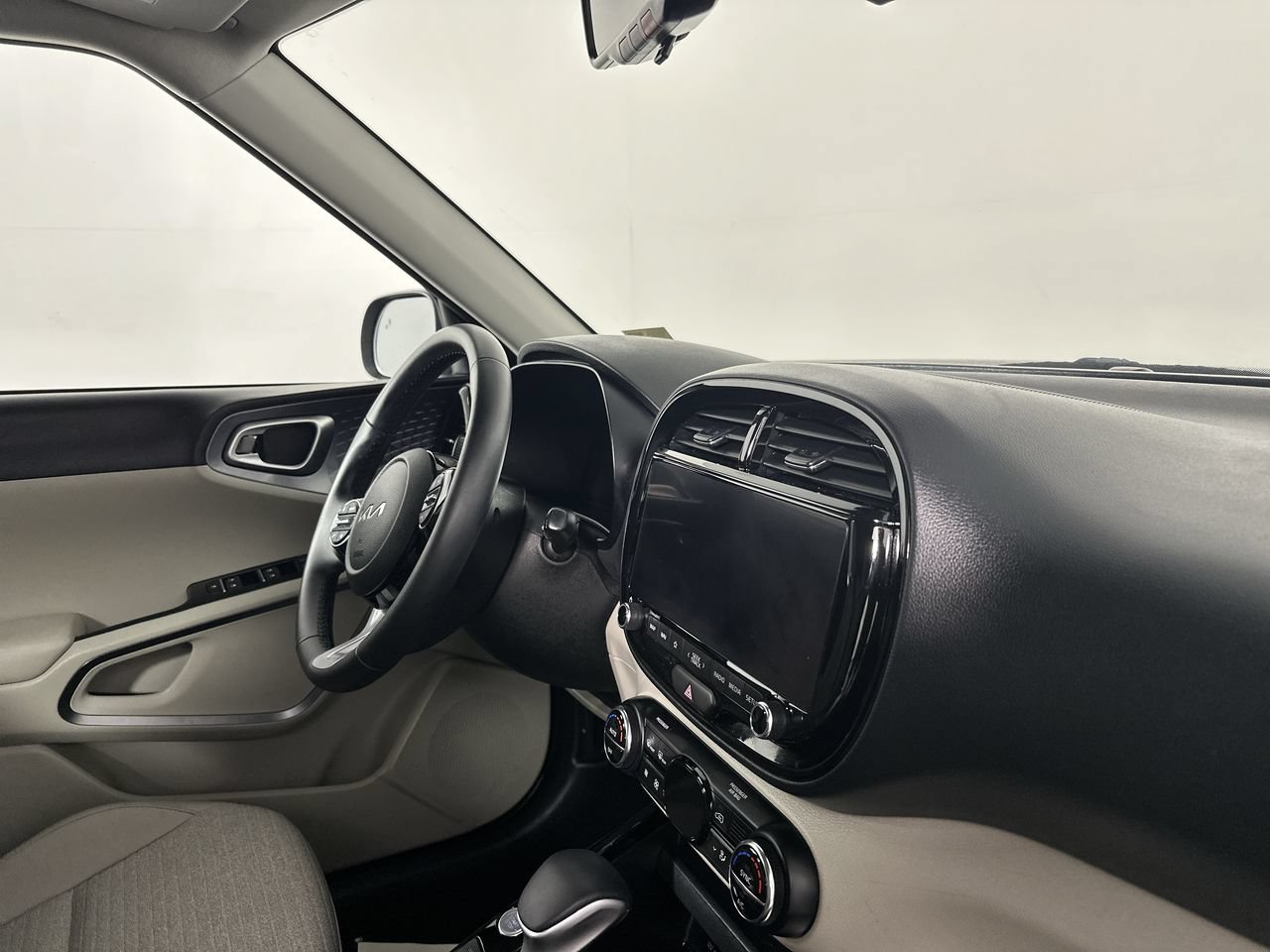 Certified 2025 Kia Soul EX FWD image 14
