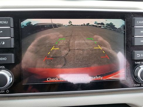 Used 2021 Nissan Versa SV image 33