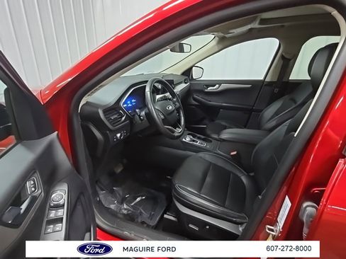 Used 2020 Ford Escape SE Sport image 29