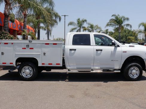 Used 2022 RAM 2500 Tradesman w/ Chrome Appearance Group image 11