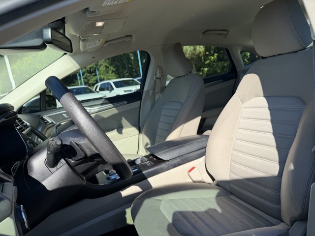 Used 2019 Ford Fusion SE FWD image 23