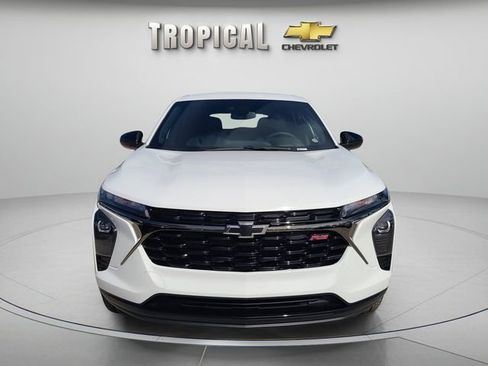 New 2026 Chevrolet Trax RS FWD image 2