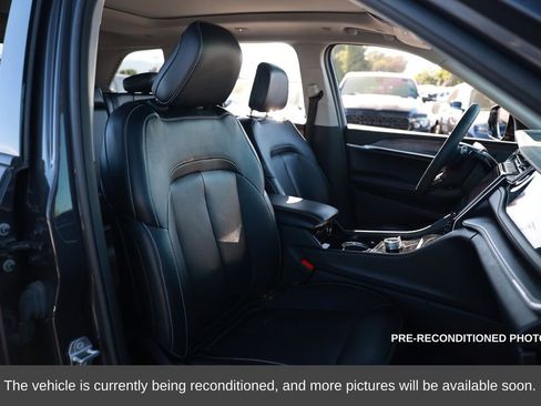 Used 2022 Jeep Grand Cherokee Limited 4xe image 15