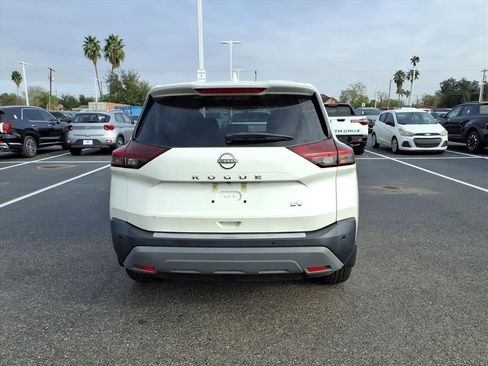 Used 2023 Nissan Rogue SV image 4