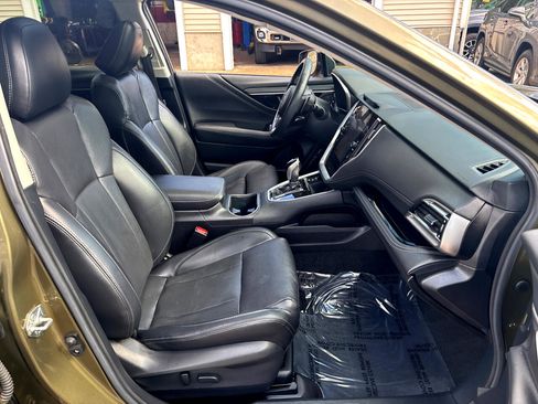 Used 2020 Subaru Outback Limited image 16