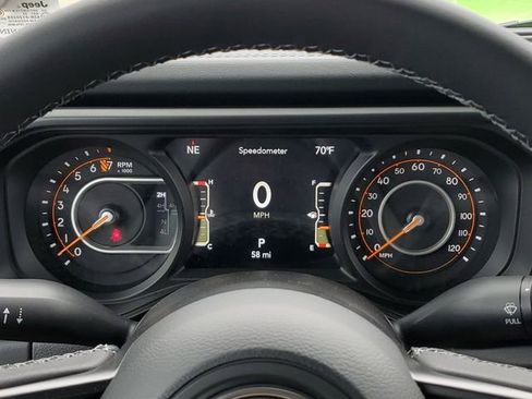 New 2025 Jeep Gladiator Mojave image 29