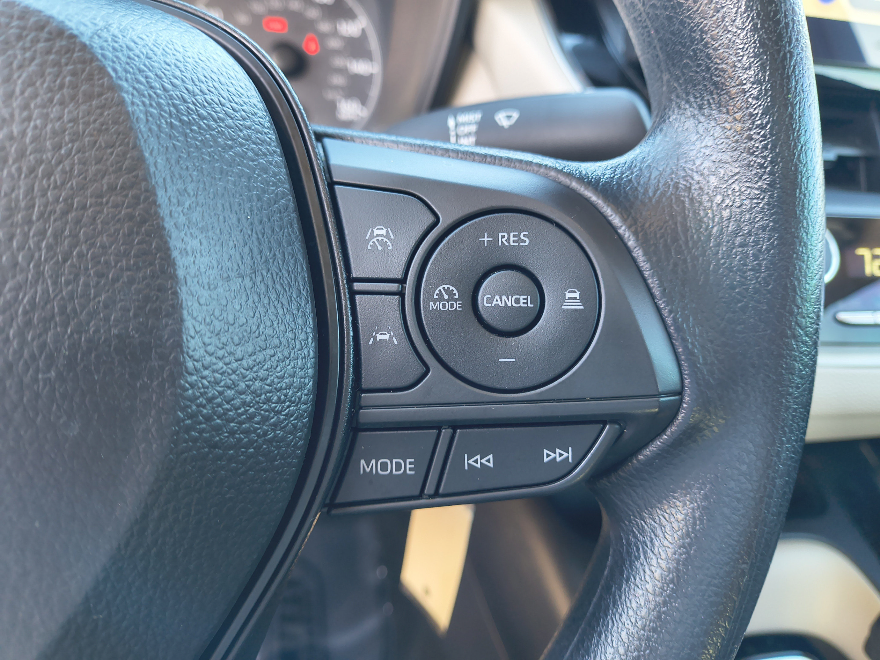 Used 2024 Toyota Corolla LE FWD image 28