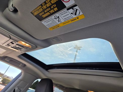 Used 2024 Toyota Highlander XLE image 19