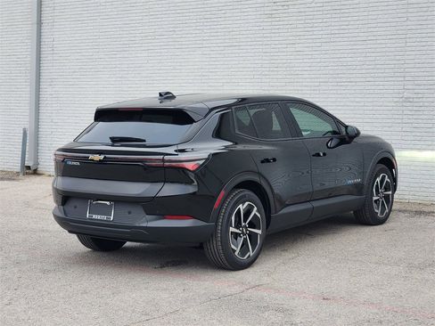 New 2026 Chevrolet Equinox EV LT image 4