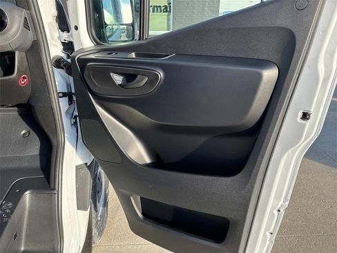 New 2025 Mercedes-Benz Sprinter 2500 image 12