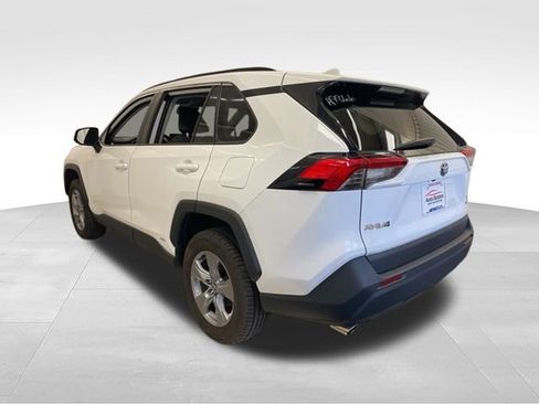 Used 2022 Toyota RAV4 XLE w/ Convenience Package AWD/4WD image 5