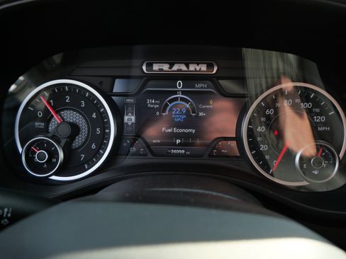 Used 2025 RAM 1500 Big Horn AWD/4WD image 34